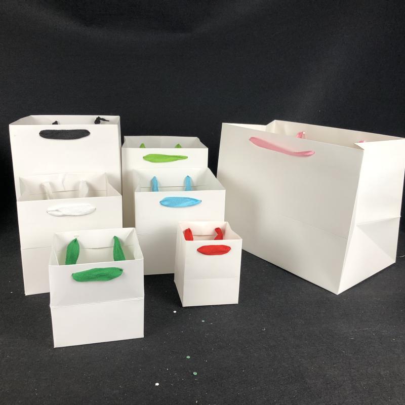 白色正方形礼品纸袋/白卡腹膜方体手提袋子现货可印字彩色提手