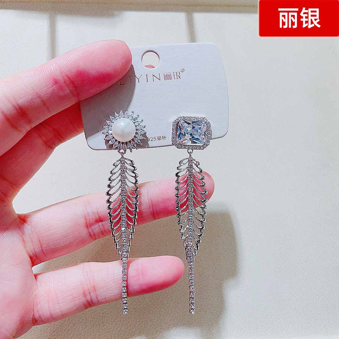 丽银饰品耳饰春夏季新款个性风潮耳环女时尚几何形耳钉长款8305y