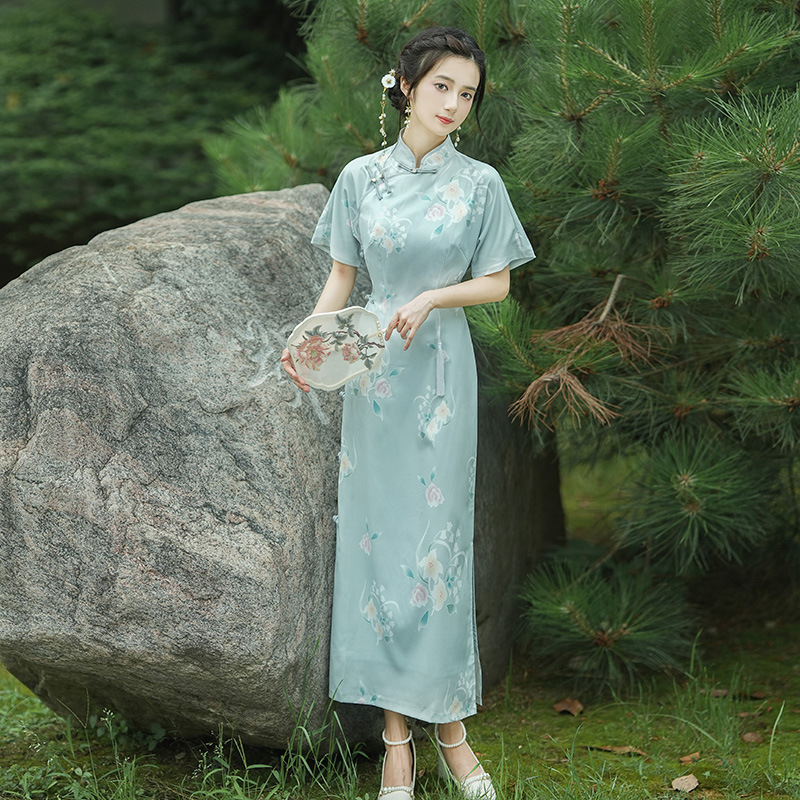 旗袍青绿色2022夏季新款时尚改良复古新式日常可穿少女年轻连衣裙