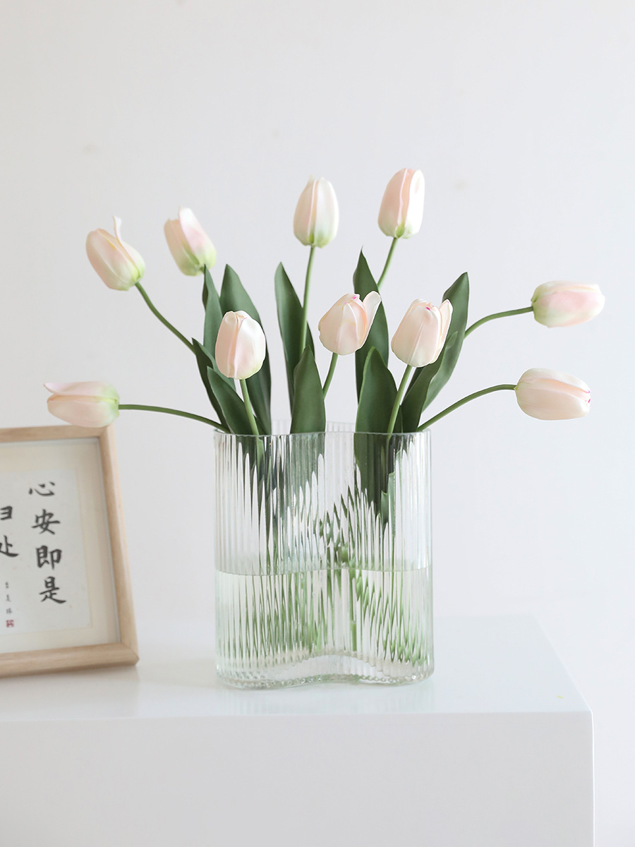 Artificial Tulip Nordic Home Living Room Decoration Touch Moisturizing Tulip Fake Flower Artificial Bouquet Factory Batch