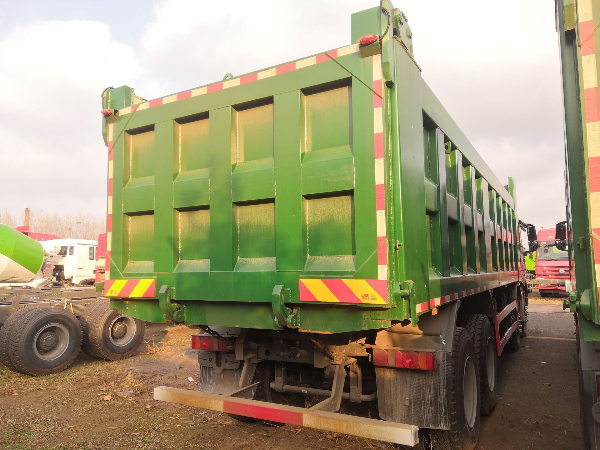 库存自卸车豪沃t7曼机440马力自卸车8.8米车厢18953179828