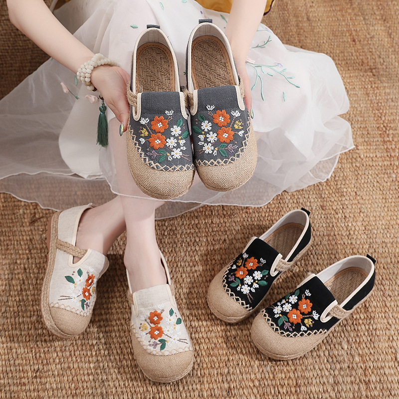 老北京布鞋女轻便透气绣花鞋民族风演出搭配布鞋 女士平底休闲鞋