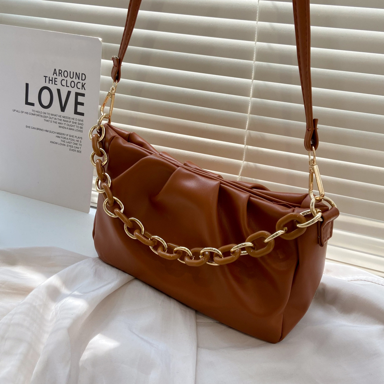 Cloud Bag Soft Dumpling Bag Fresh Women Bag 2021 New Pleated Pu Bag Acrylic Chain Shoulder Underarm Bag