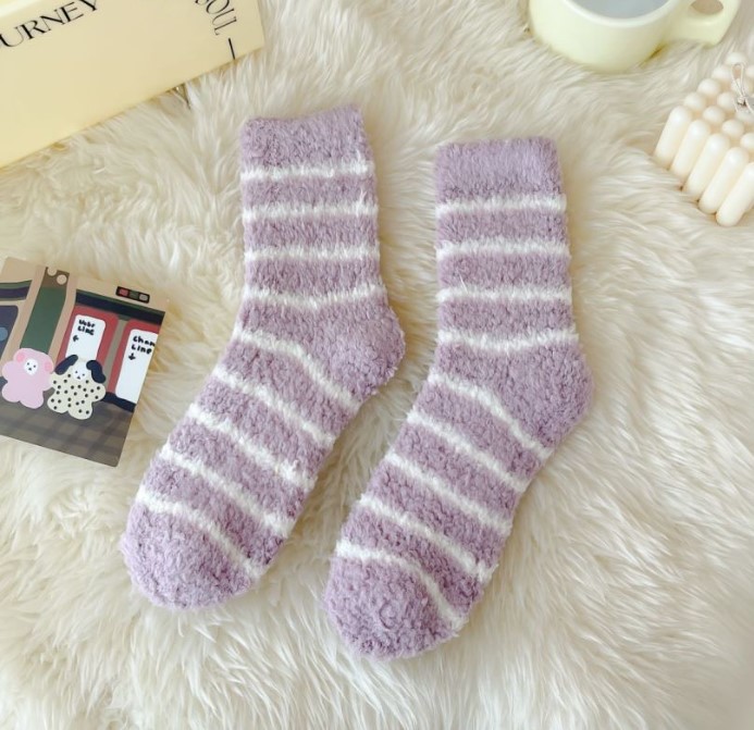 Autumn and Winter New Striped Socks Ladies Extra Thick No Hair Shedding Coral Fleece Socks Warm-Keeping Socks Casual Sleeping Socks Wholesale