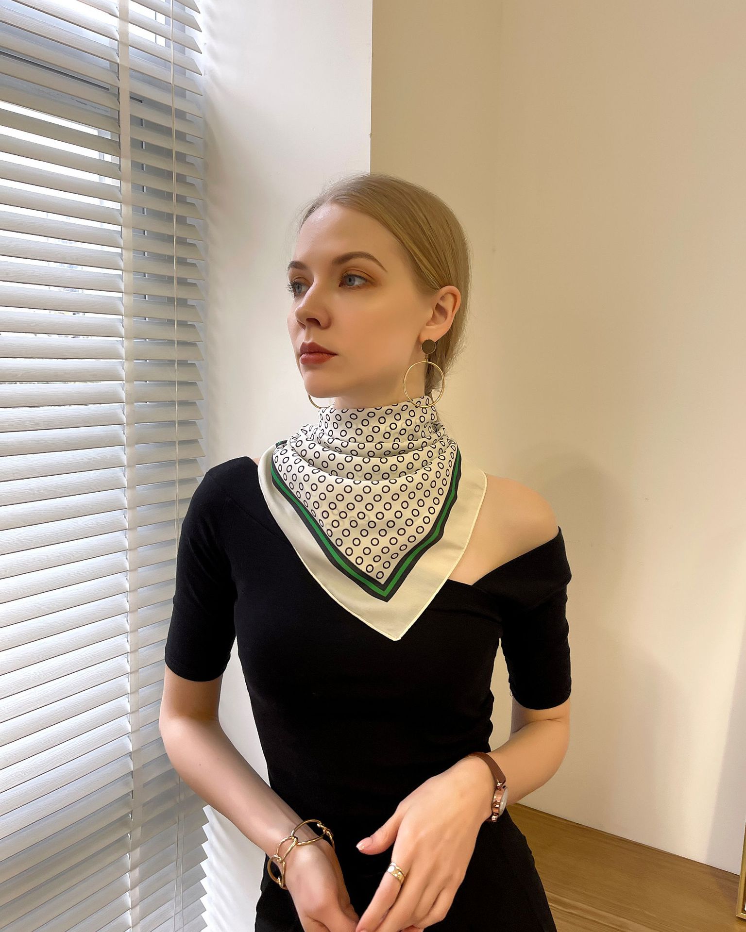 2021新款仿真丝丝巾女 70cm方巾斜纹波点小领巾印花礼品定制围巾