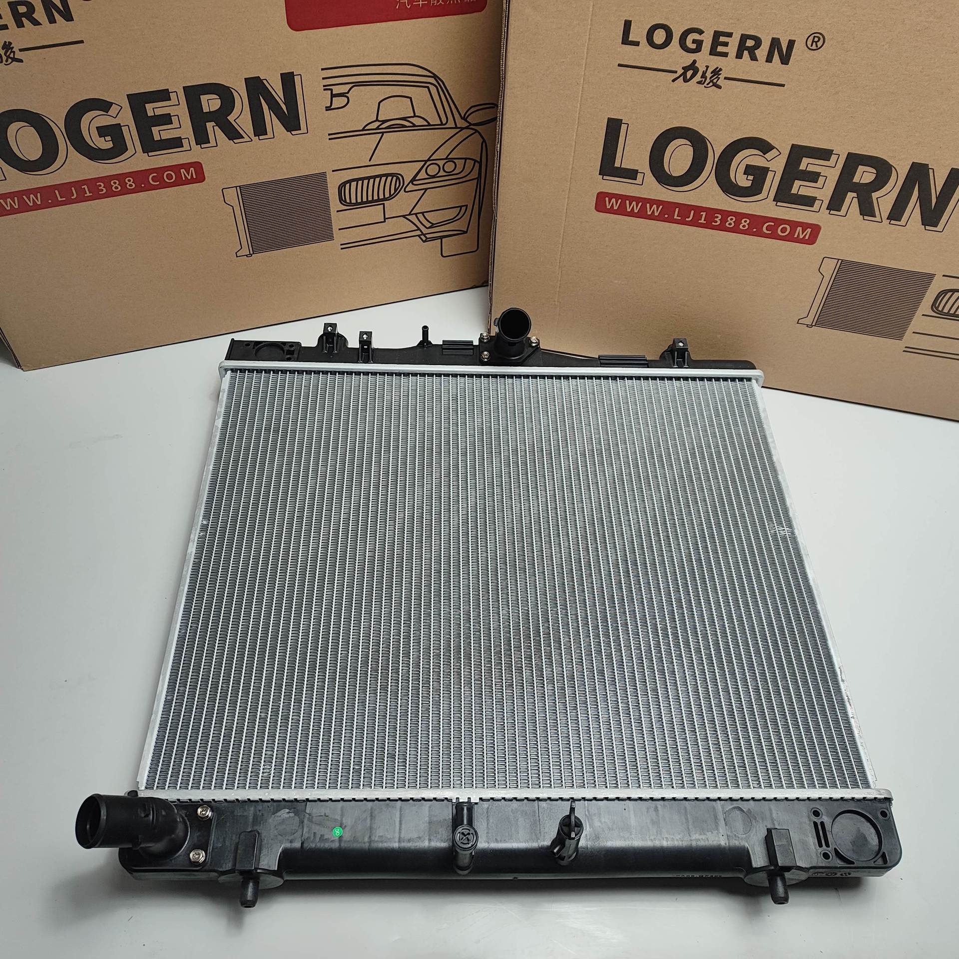 适用于丰田汽车散热器水箱 toyota hiace gas 08- mt-阿里巴巴