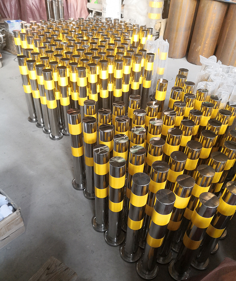 批发钢管警示柱反光路障停车地桩钢管固定分道隔离桩护栏铁立柱