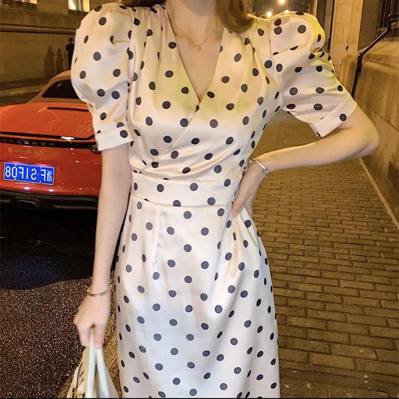 法式复古气质女神范波点长裙2022夏季新款女收腰显瘦泡泡袖连衣裙