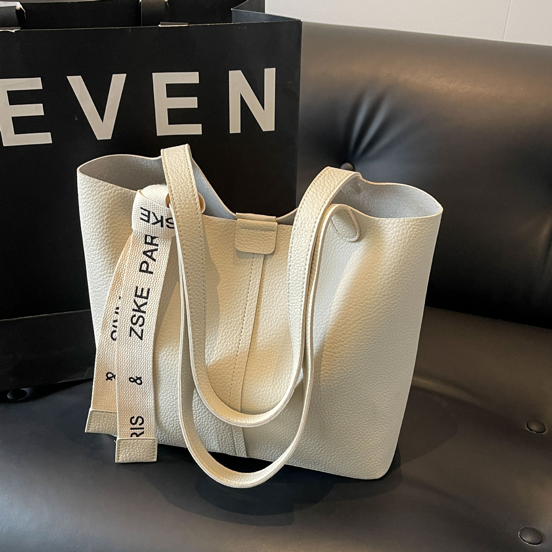 大容量包包女2024新款时尚百搭单肩包简约大学生上课包通勤托特包