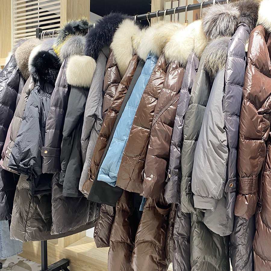 品牌折扣女装直播货源实体折扣女装大山羽绒服派克服外套大衣清仓
