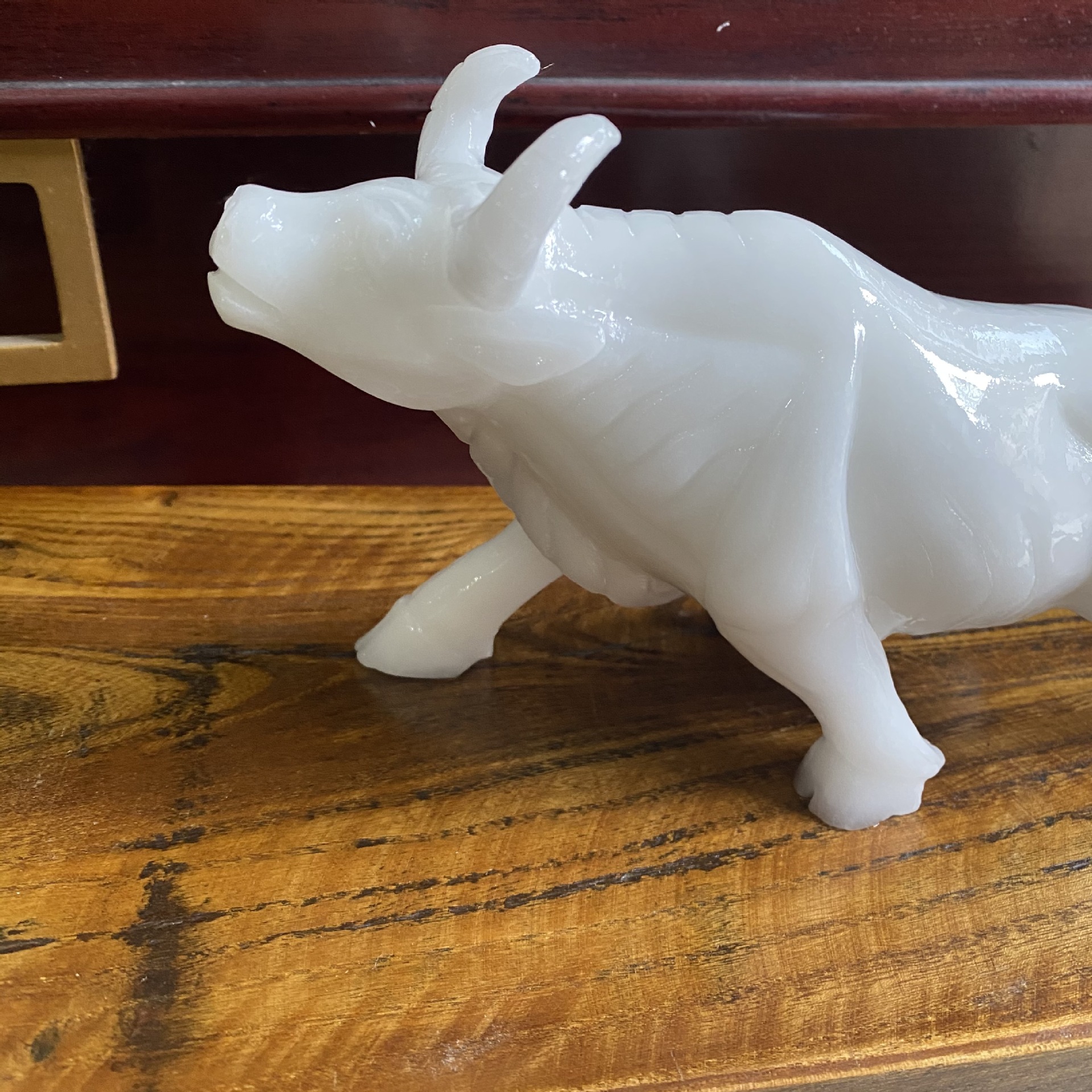 阿富汗白玉牛玉雕摆件白菜玉石家庭客巴玉牛客厅摆件公司礼品批发