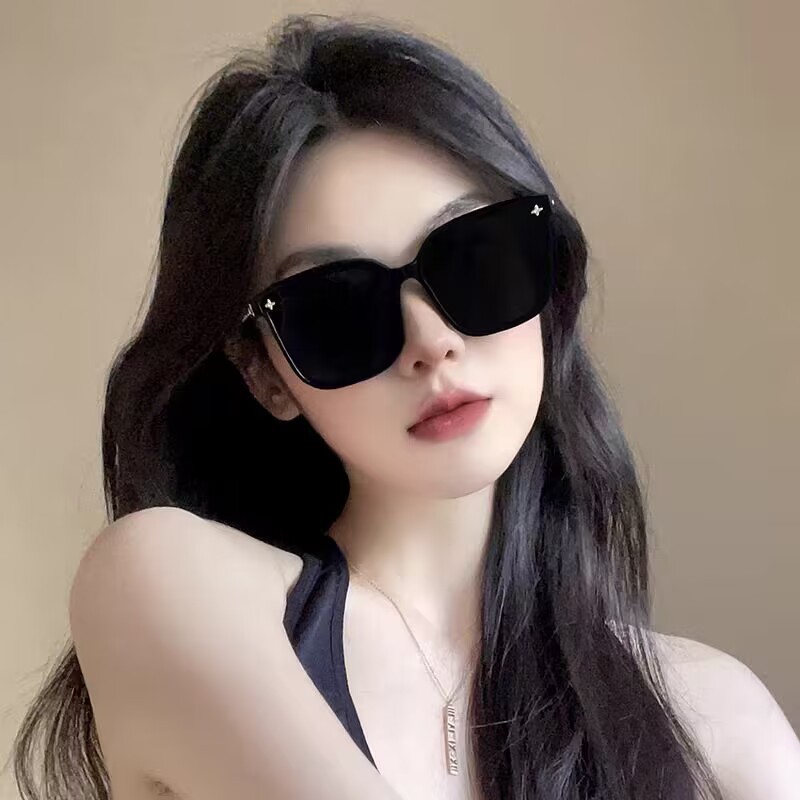 2023 New Summer High Sense Large Rim Sunglasses Metal Legs Women's to Make round Face Thin-Looked UV Protection Sun-Shade Glasses