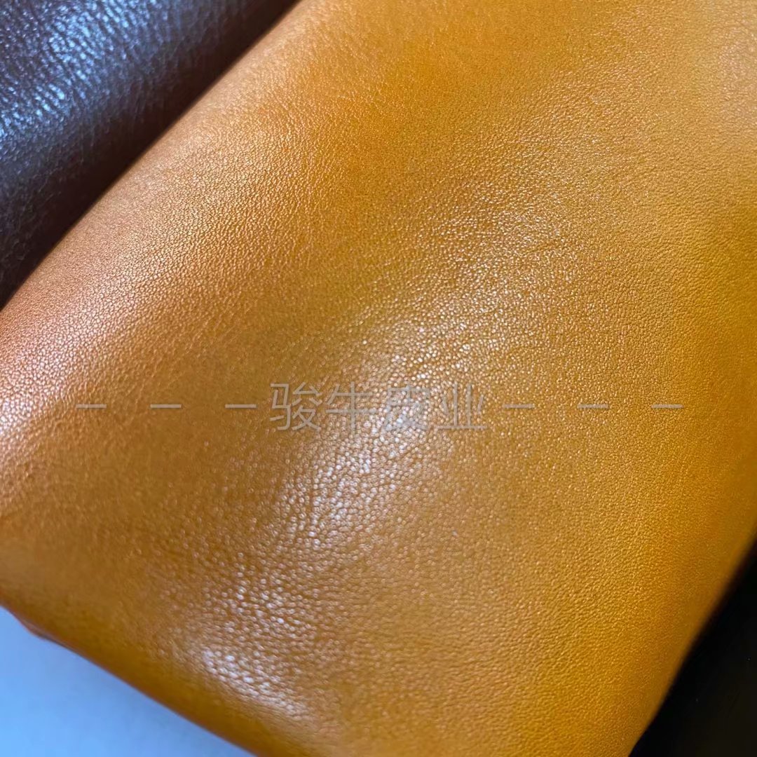 意大利油蜡皮皮料植鞣革 头层疯马皮树膏摔纹皮箱包牛皮 现货厂家