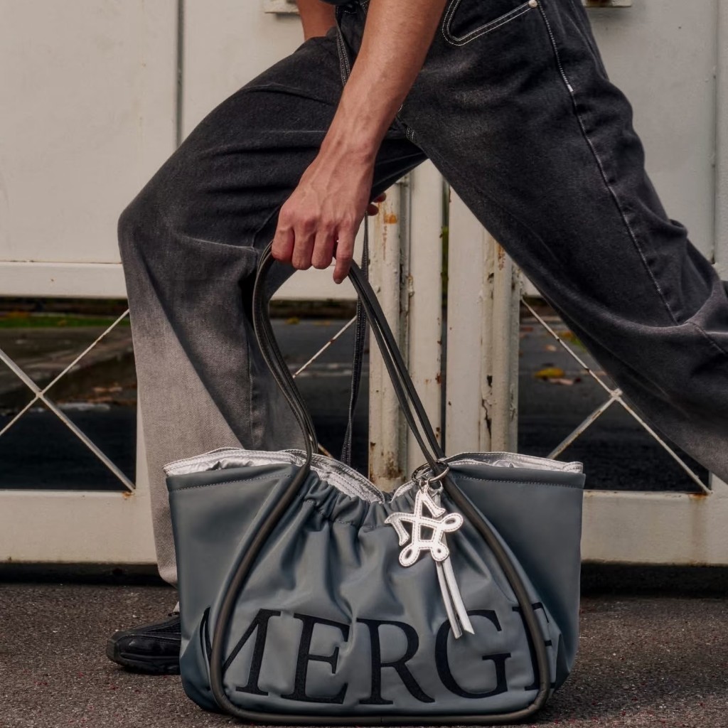 跨境泰国MERGE防水布包包大容量托特包2025新款时尚单肩腋下包女