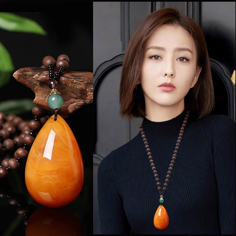 t天然琥珀老蜜蜡吊坠女高端长款毛衣链挂件鸡油黄水滴项链生日礼