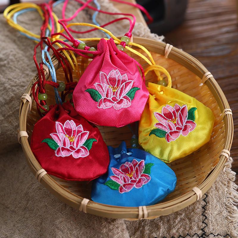 端午节香囊空袋香包驱蚊荷花包锦缎布艺刺绣空包袋子周岁挂脖批发