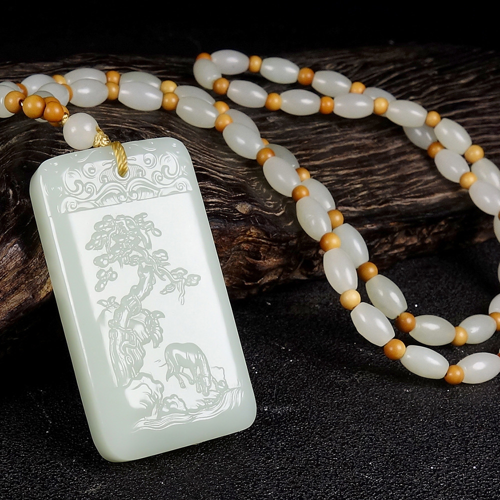 工厂货源新疆和田玉山水牌山料和田白玉山水马牌玉石挂件送证书