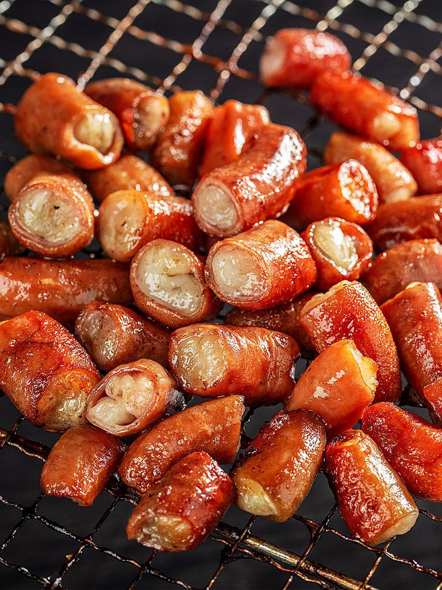 贵州特产安顺九溪烤小肠碳烤屯堡猪小肠屯堡特色小吃烧烤烙锅食材