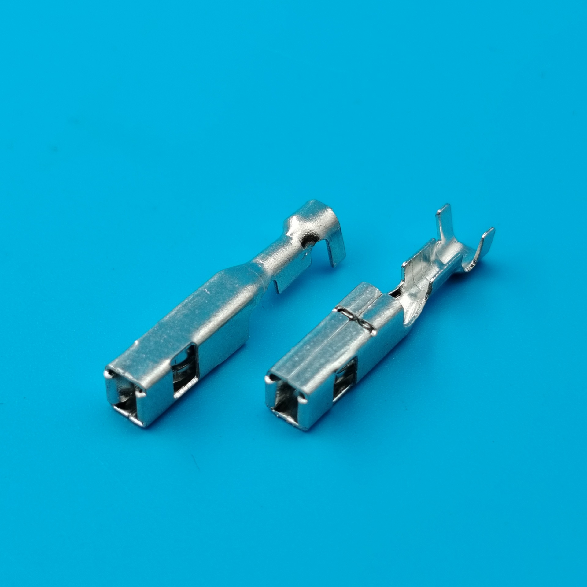 2.8b 汽车ecu连接器接线端子插簧国产 211cc3s1120