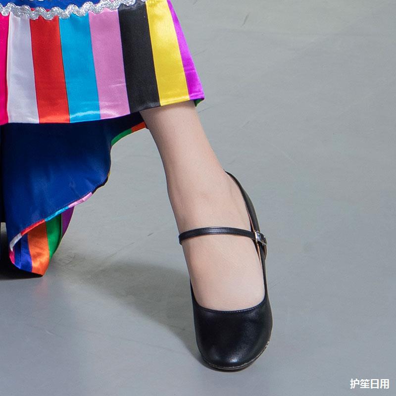 维吾尔族舞蹈鞋交际舞中秋节演出比赛红舞鞋维族鞋女新疆交谊舞