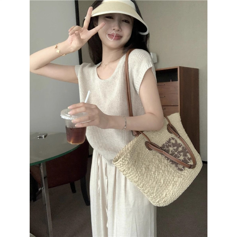 绝美气质夏季别致法式镂空高级冰丝针织短袖t恤女短款慵懒风上衣
