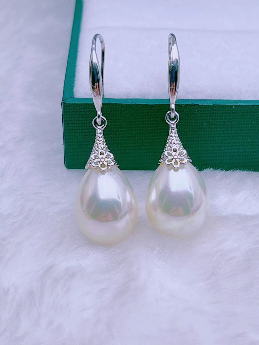 水滴形珍珠耳环11-12mm大水滴珍珠耳坠海洋母贝珍珠耳环批发-阿里巴巴