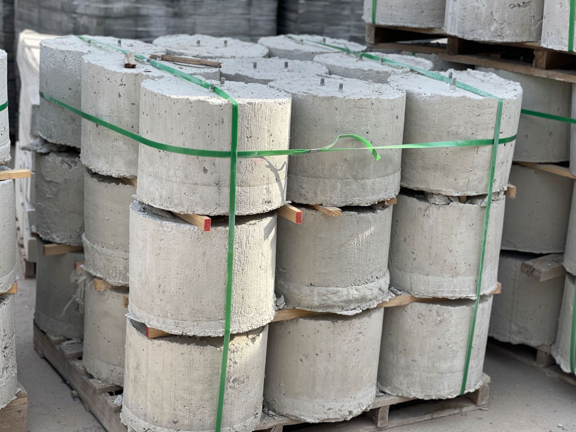 光伏水泥墩 光伏太阳能水泥墩