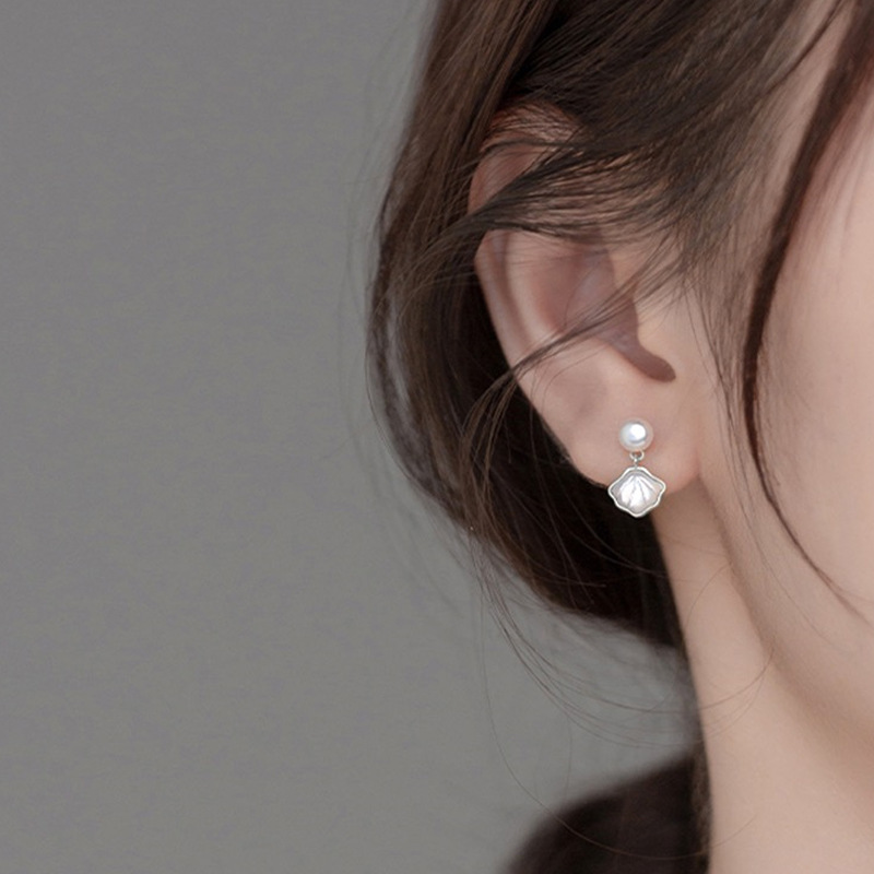 Fan-Shaped Shell Pearl Stud Earrings Sterling Silver Needle Women's Korean-Style Fashionable All-Match Fritillary Earrings New Earrings Trendy