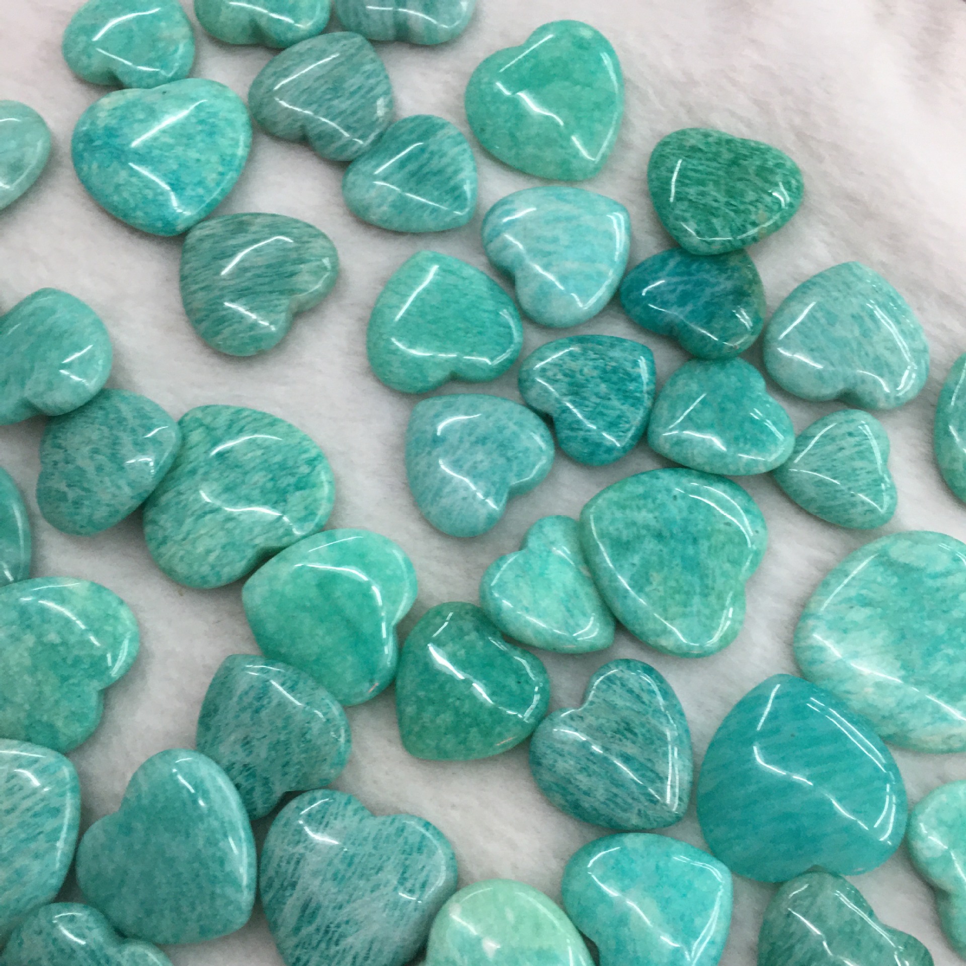 天然天河石心型裸石 无杂无裂  莫桑比克天河石爱心裸石厂家直销