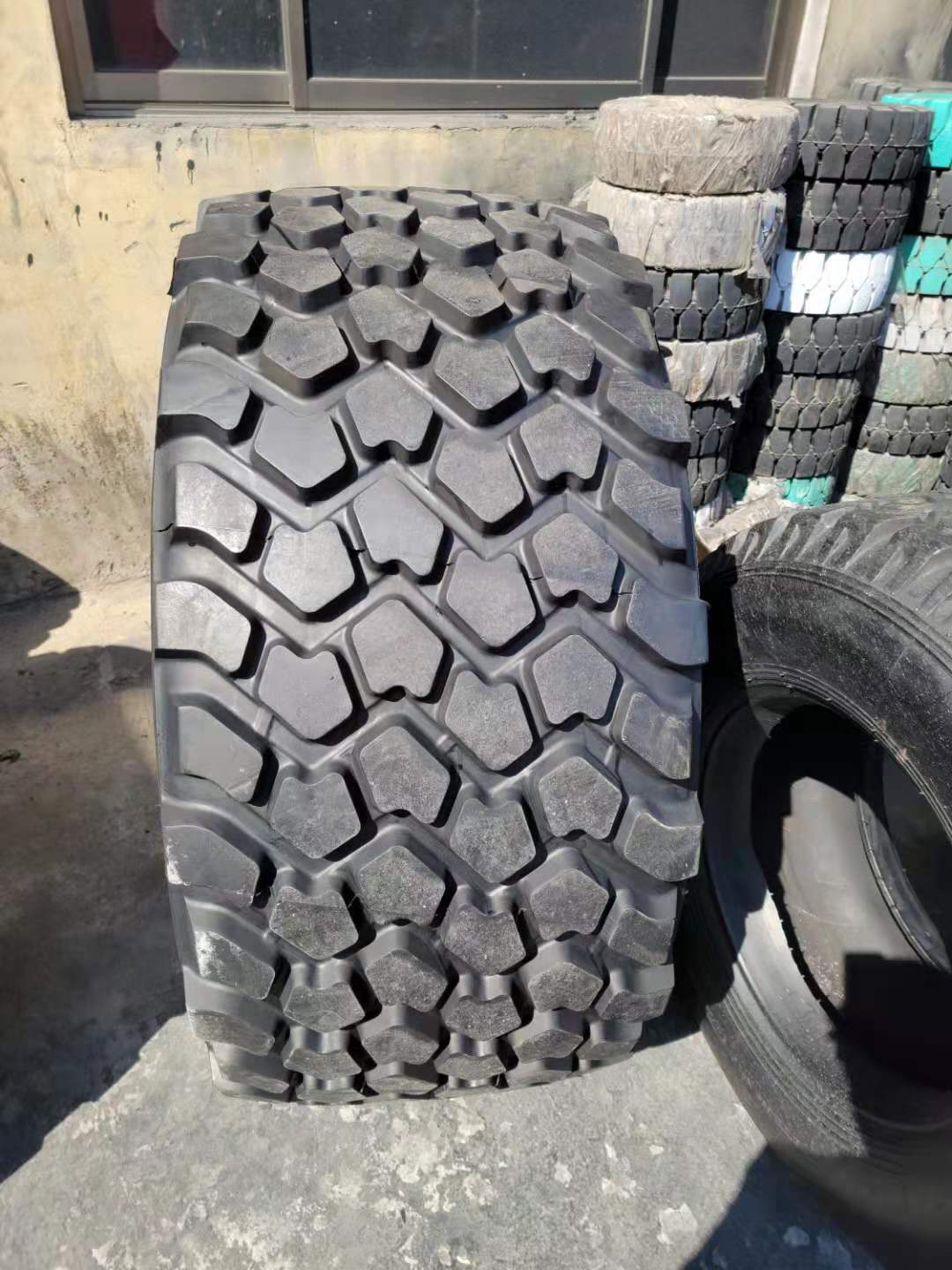 米其林轮胎24r21