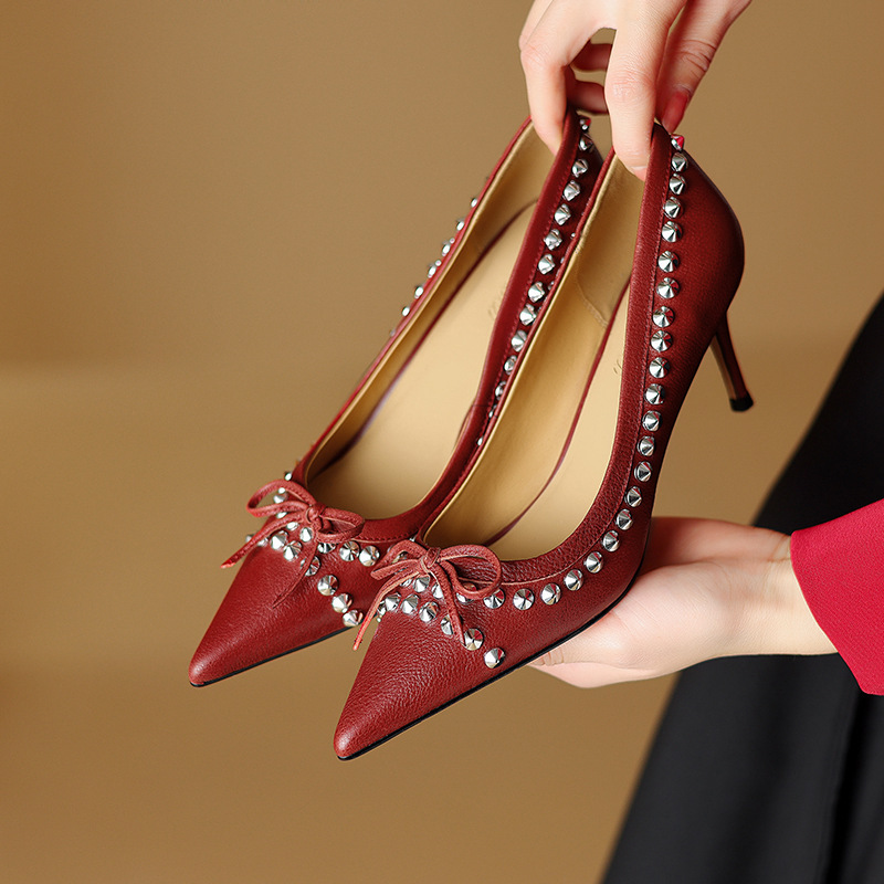 头层牛皮尖头铆钉单鞋女2024新款女鞋韩版蝴蝶结浅口里外皮高跟鞋