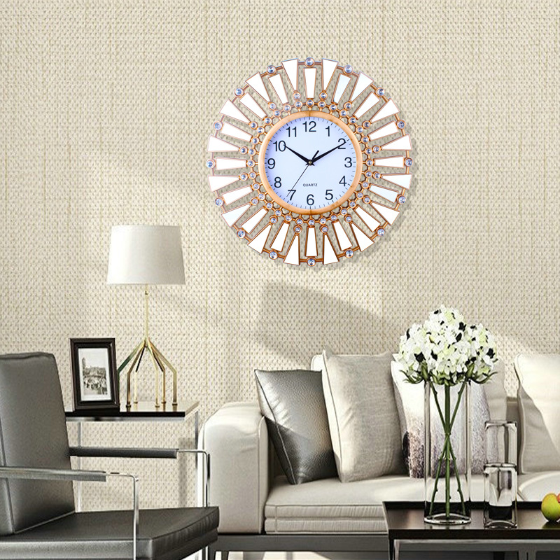 European Style Diamond Wall Clock Living Room Atmospheric Fashion Clock Modern Minimalist Creative Noiseless Clock Restaurant Home Decorate Clock