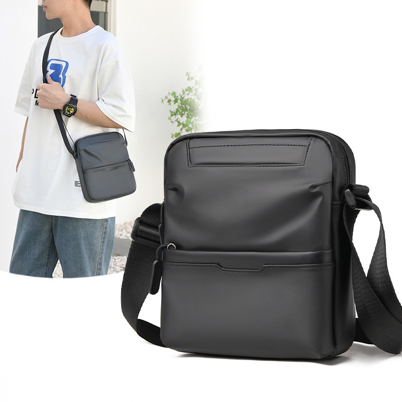 新款斜挎包单肩男包商务出行男士背包休闲时尚大容量小挎包潮流款