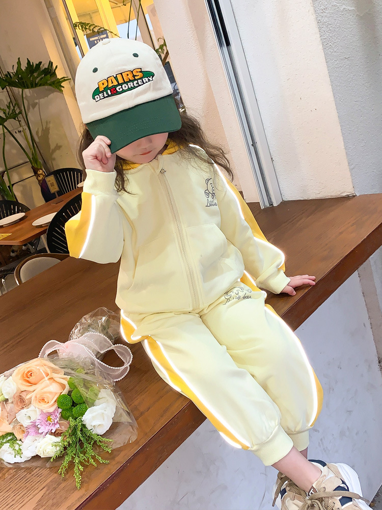 Girls' Suit 2023 Spring New Popular Girls' Fashionable Stylish Two-Piece Suit Children Korean Style Knitted Clothes