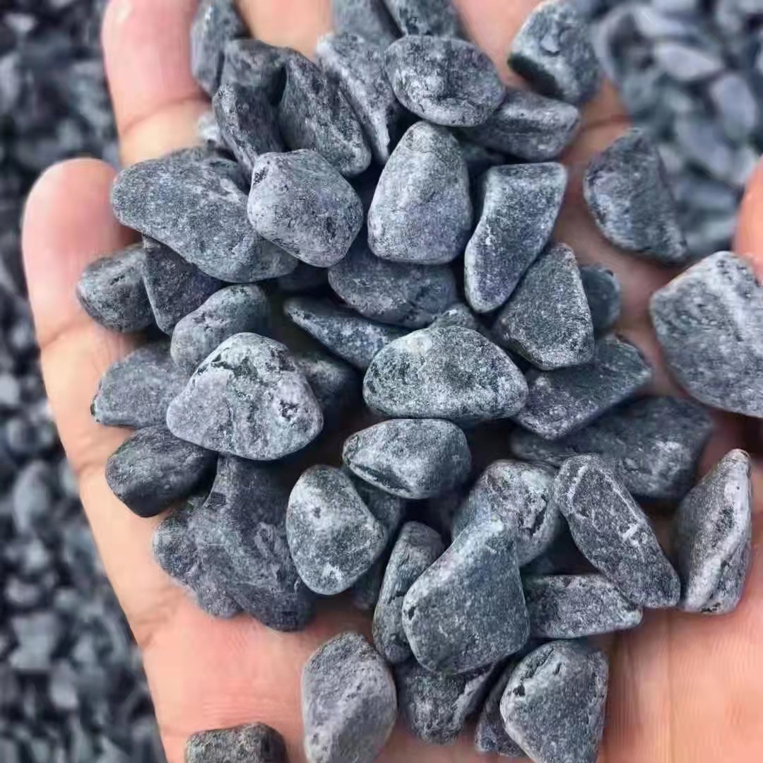 深灰石子磨圆石子水洗石胶粘石深灰色洗米石庭院枯山水造景砾石