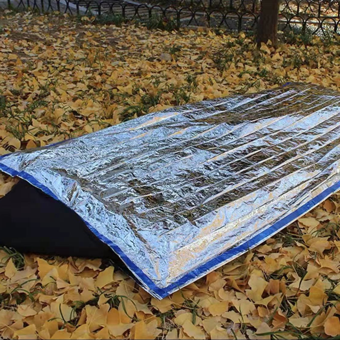 厂家供应野外睡垫镀铝膜 挡风防潮保温睡袋 隔热保温材料