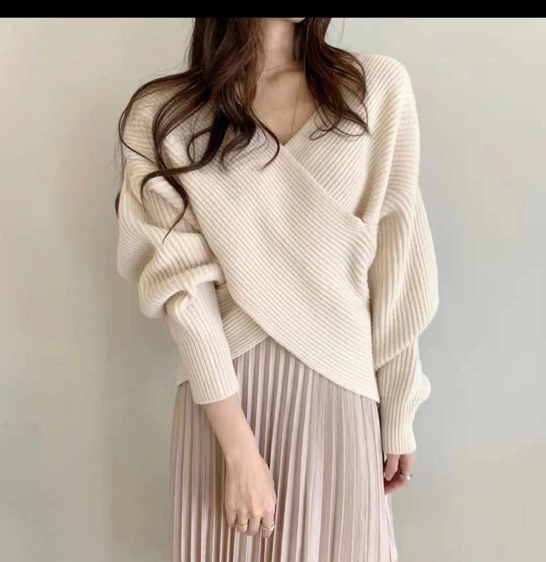 高级感软糯气质针织衫女复古秋冬季交叠式设计感毛衣慵懒风上衣潮