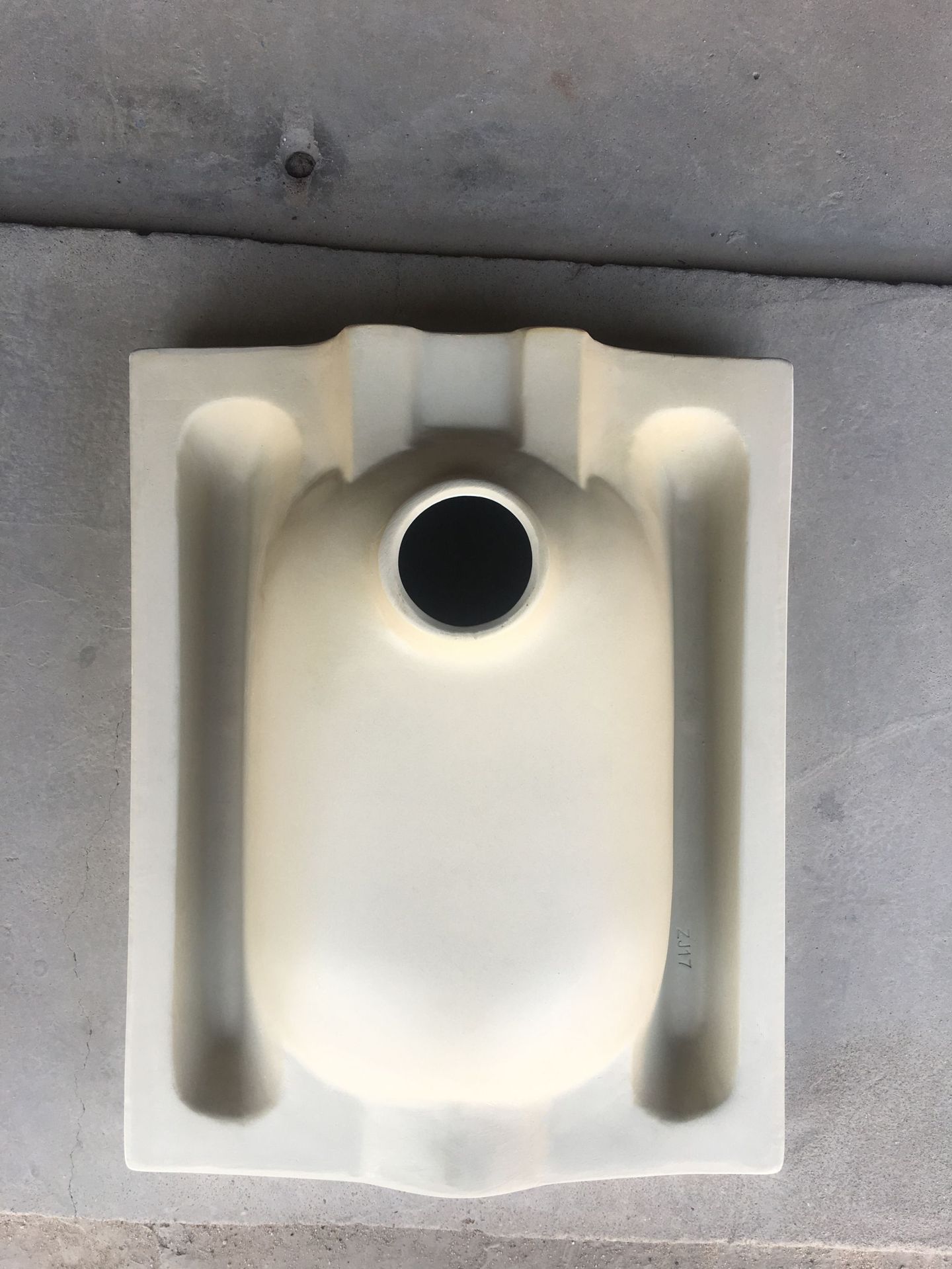 厂家工程批发酒店家用公共厕所陶瓷蹲便器防臭防堵塞蹲坑式便池