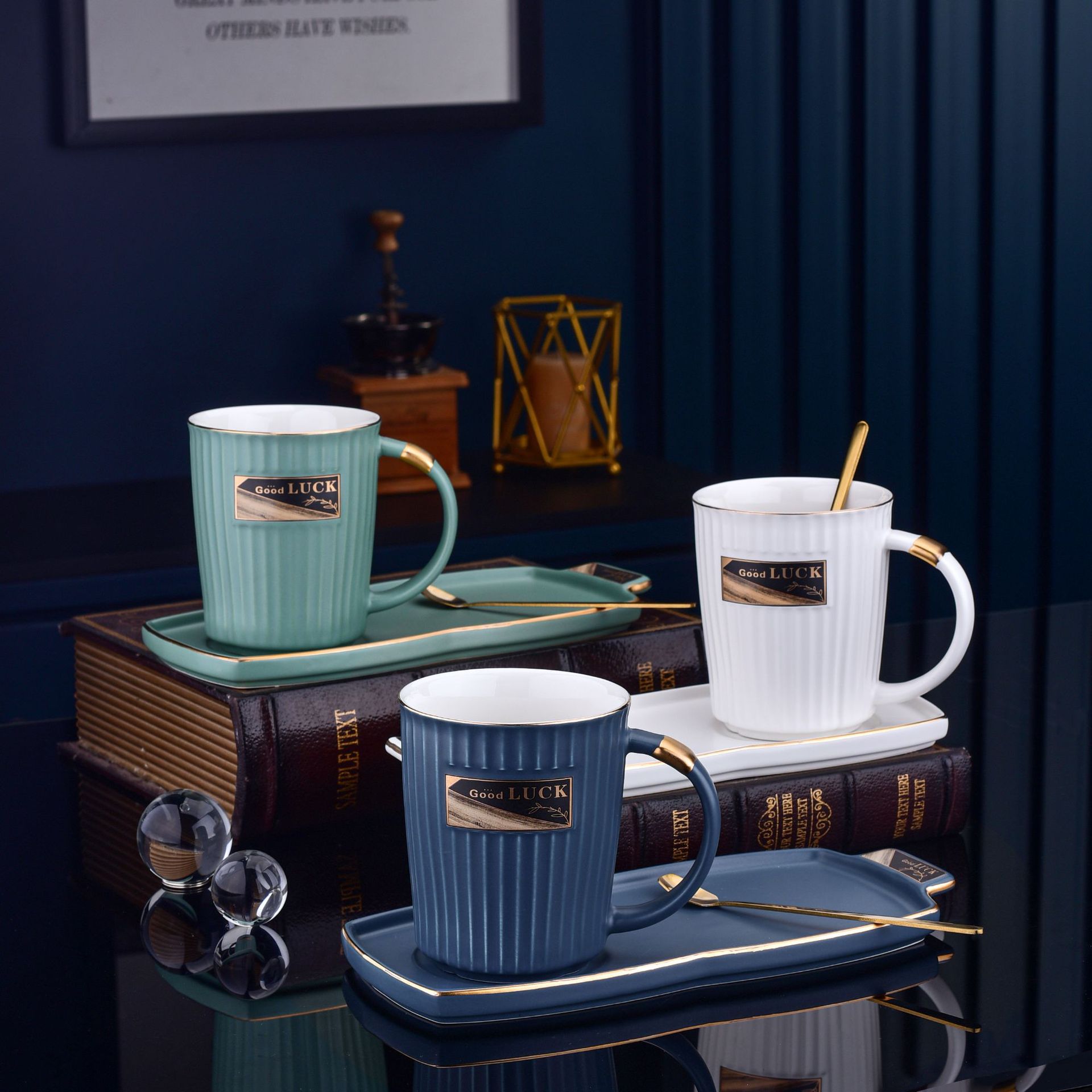 北欧陶瓷杯套装咖啡杯碟轻奢条纹高颜值马克杯酒店下午茶水杯带勺