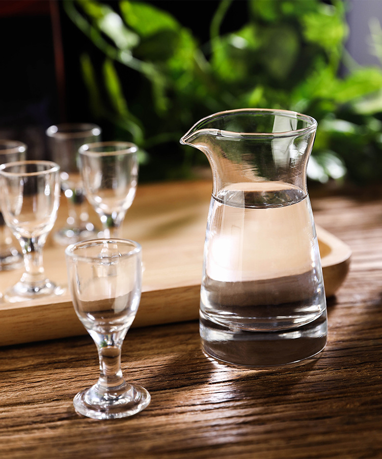 2两白酒杯套装玻璃分酒器家用小酒盅酒具礼品一口吞杯烈酒子弹杯