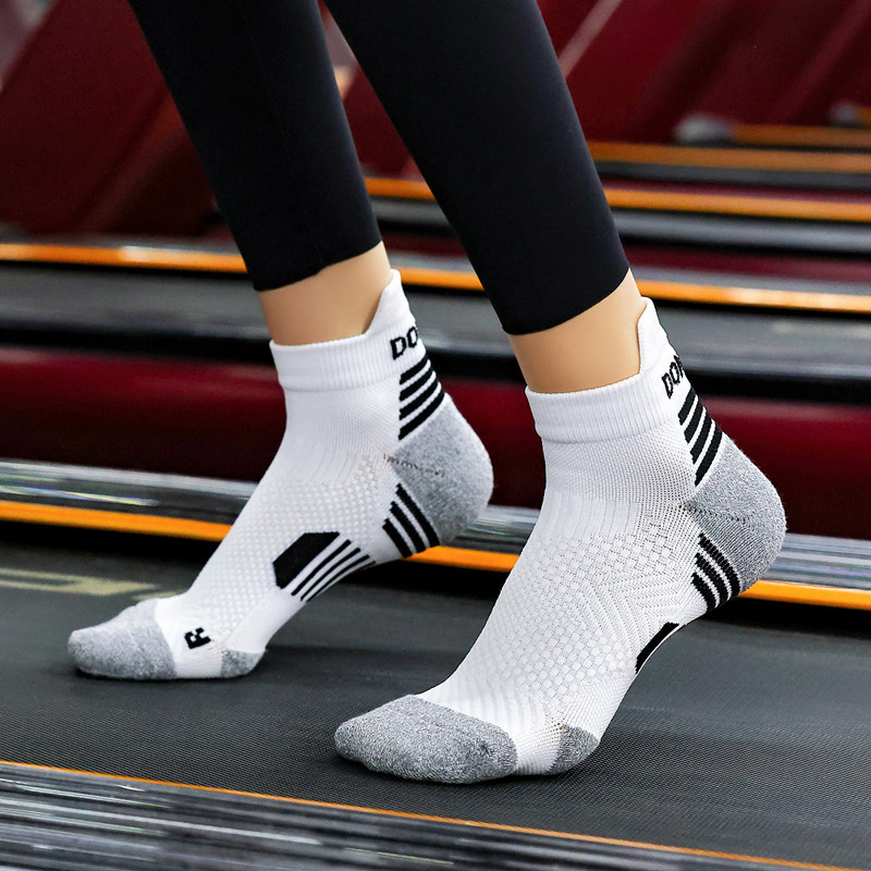 Production and Wholesale Professional Marathon Running Socks Men and Women Fitness Thick Towel Bottom Athletic Socks Short Tube Low-Top Ankle Socks