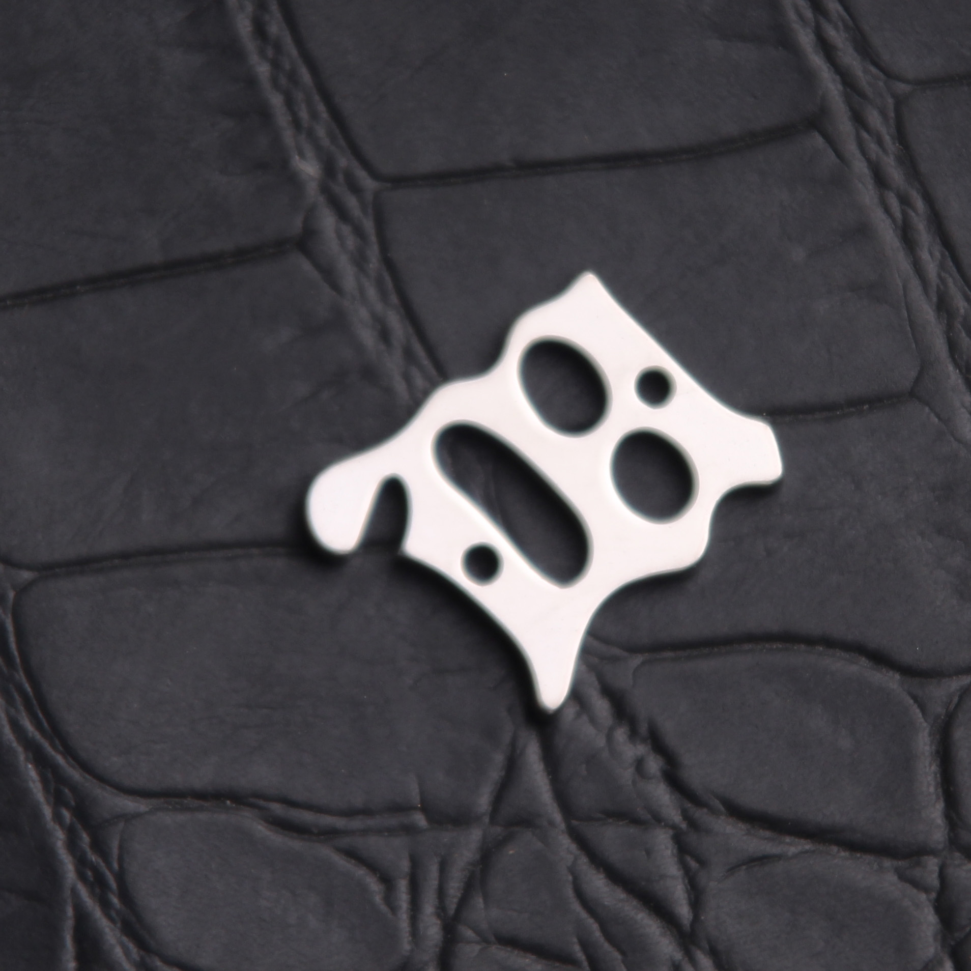邓紫棋同款m字母拼接珍珠项链配件潮嘻哈choker钛钢锁骨链批发