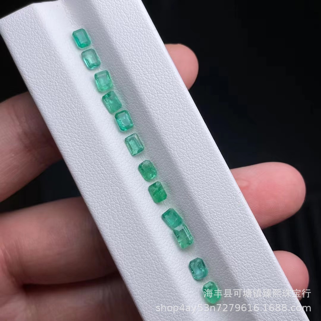 天然祖母绿裸石 颜色鲜艳 火彩好 可diy耳饰 形状饱满 祖母绿批发