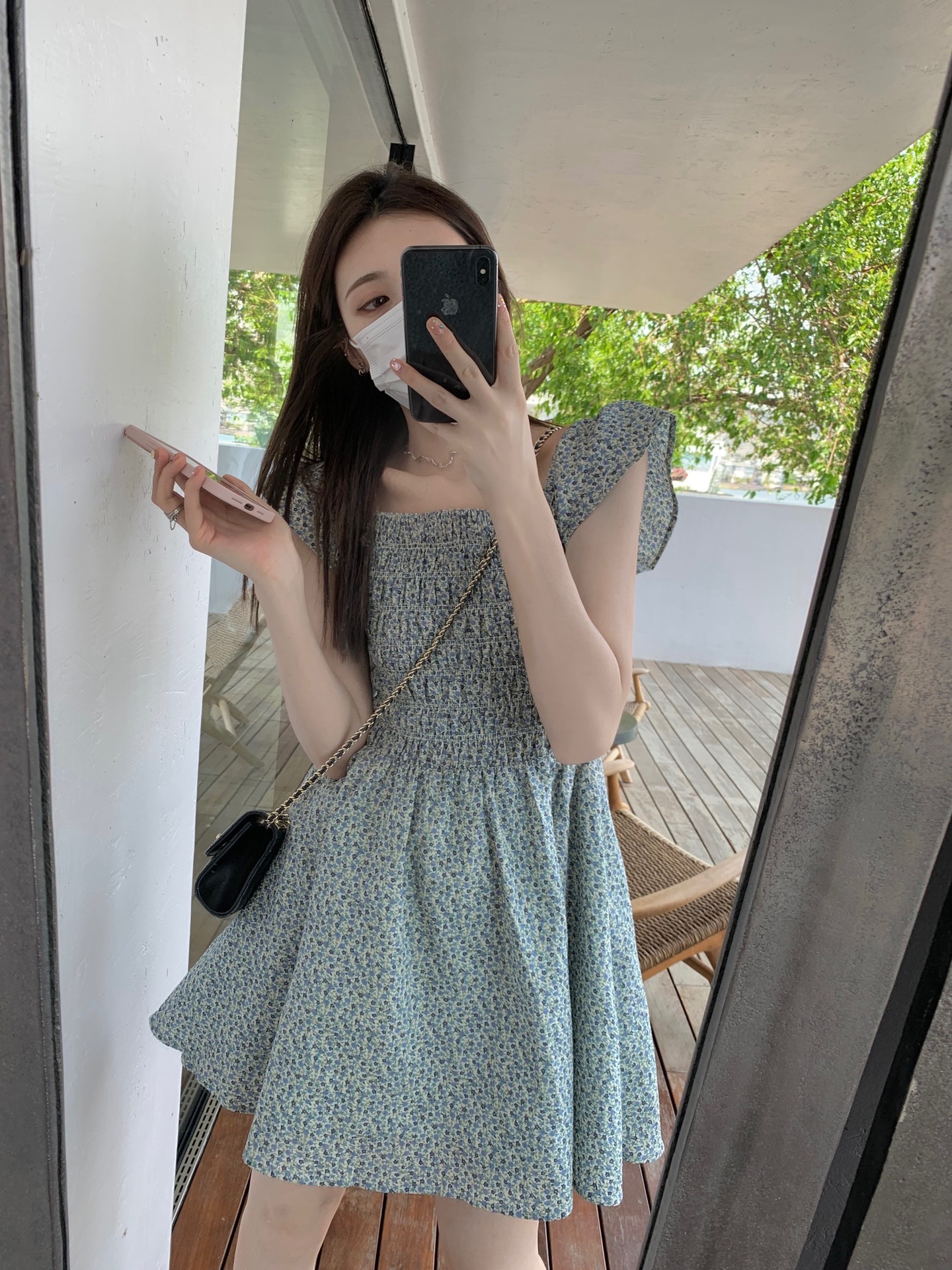 小女孩穿裙子图片