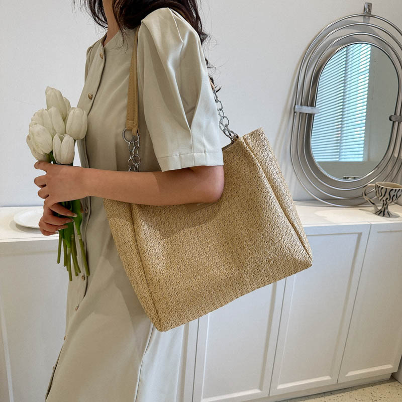 Foreign Trade Large Capacity Woven Tote Bag Women's Bag 2023 Spring Fashion Chain Underarm Shoulder Bag One Piece Dropshipping