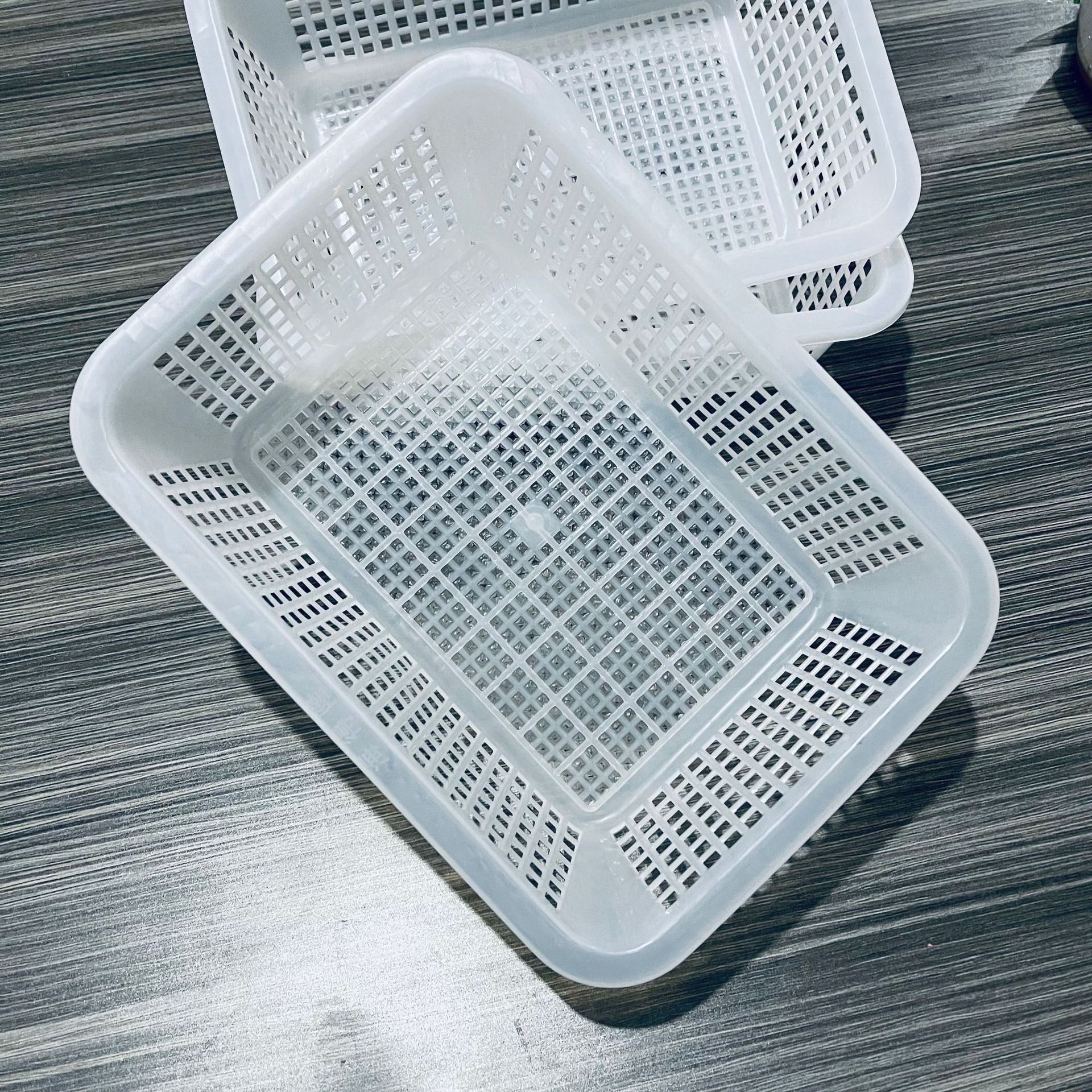 塑料白色方筐方篮子沥水篮海鲜篮早餐快餐置物篮露眼筐一元店批发
