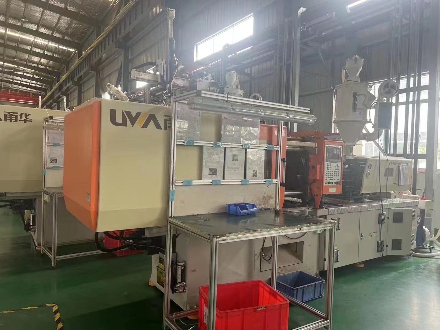 现货供应 宁波甬华268t原装伺服注塑机 600克注塑机卧式注塑机