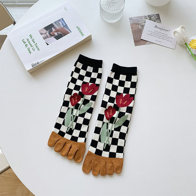 Five Finger Tube Socks Female Online Influencer Spring and Autumn Cute Split Toe Cotton Socks Ins Japanese Sweet Green Small Flower Long Socks