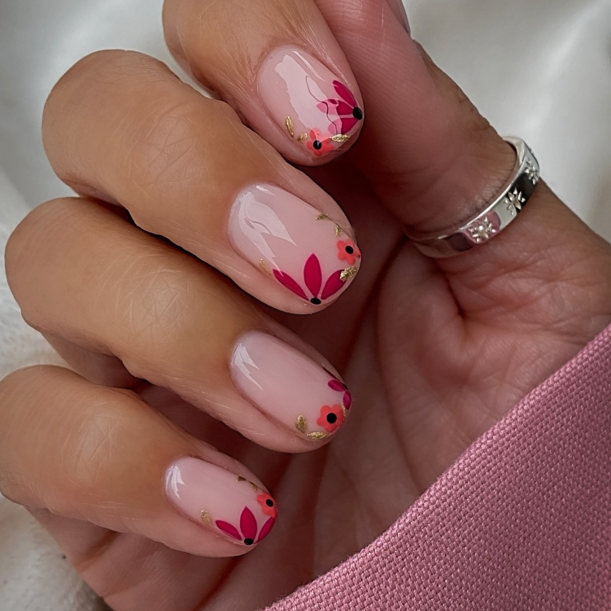 跨境热销美甲穿戴甲春季新款红色小花显白假指甲nails press ons