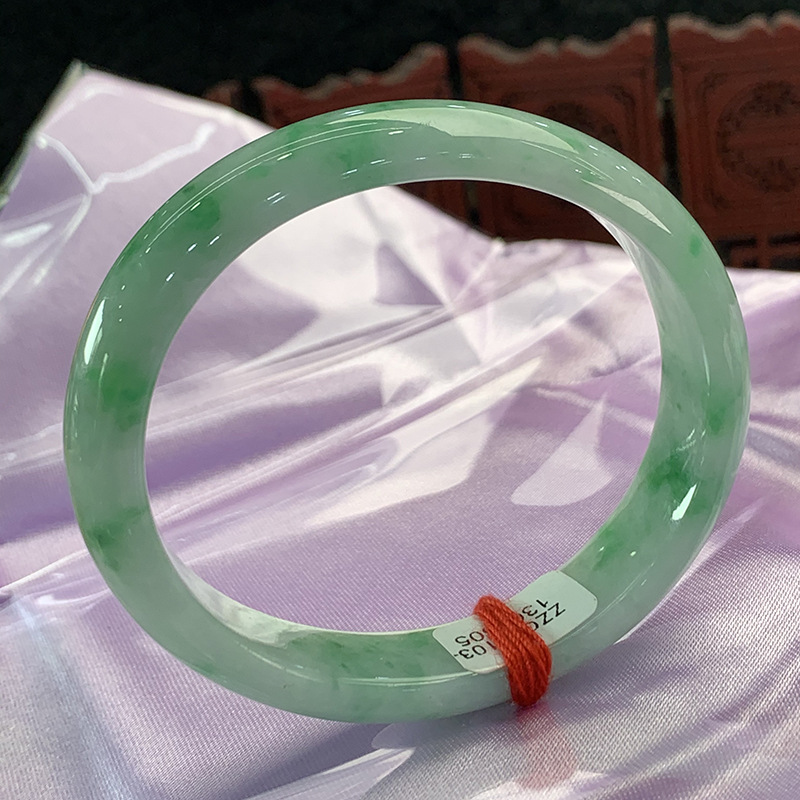 a货翡翠厂家直供 缅甸翡翠手镯 阳绿水润 一手货源批发诚招代理